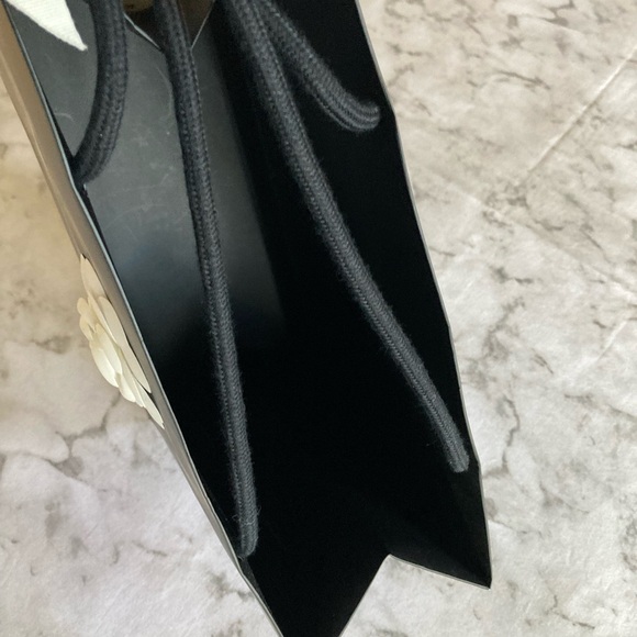 Chanel Black Shopping bag with 1 White Camellia Flower and ribbon! - Picture 4 of 8